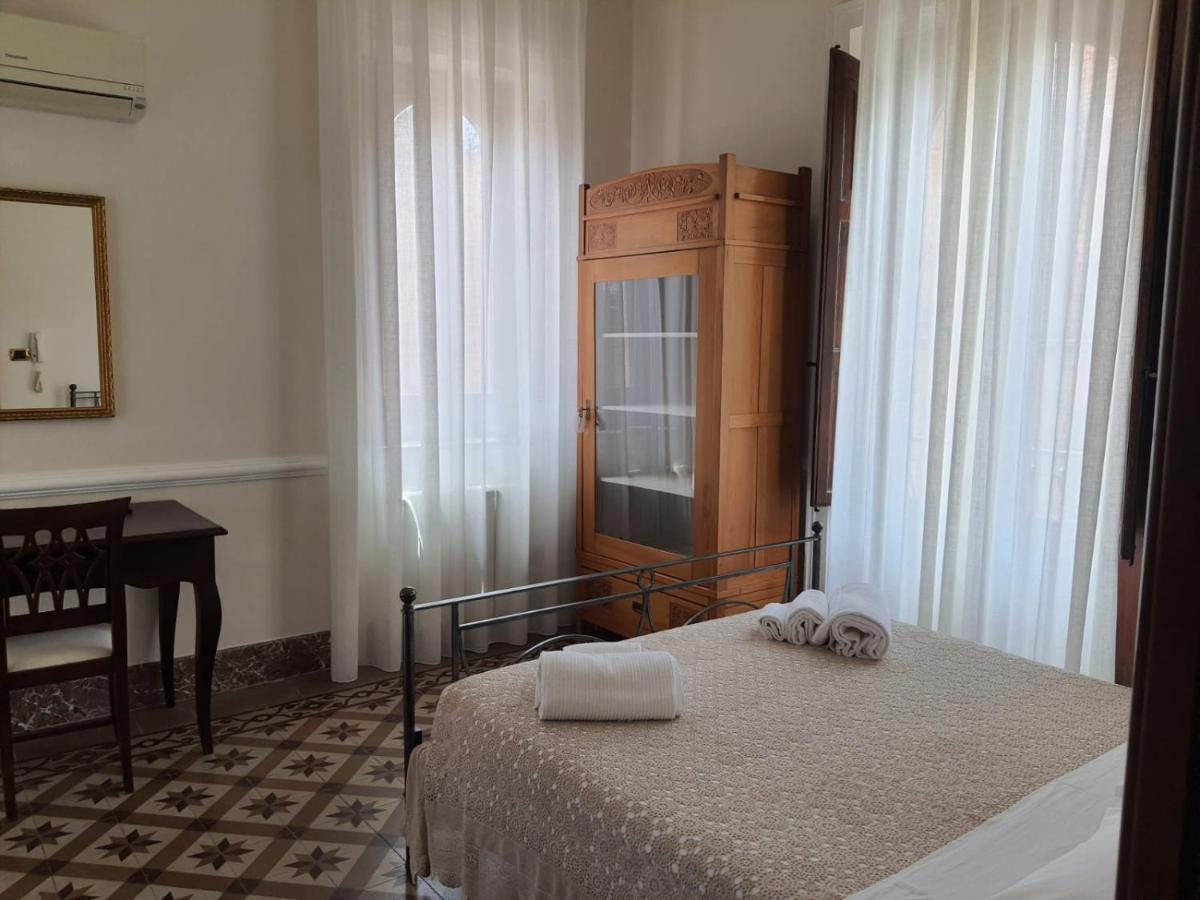 Appartamenti Via Lombardo Giardini-Naxos Buitenkant foto